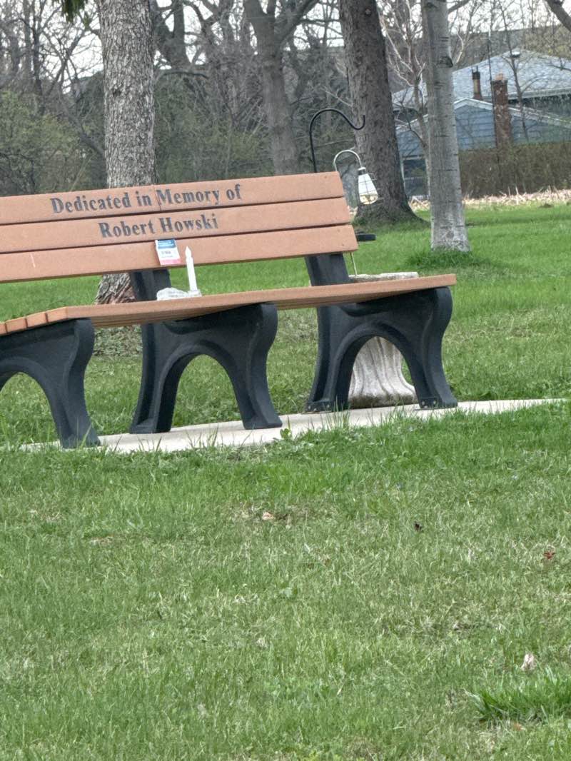 walking near me in Greenlawn Park in spring