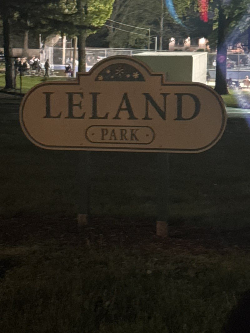 walking near me in Leland Park in spring