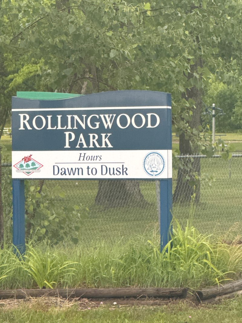 walking near me in Rollingwood Park in summer