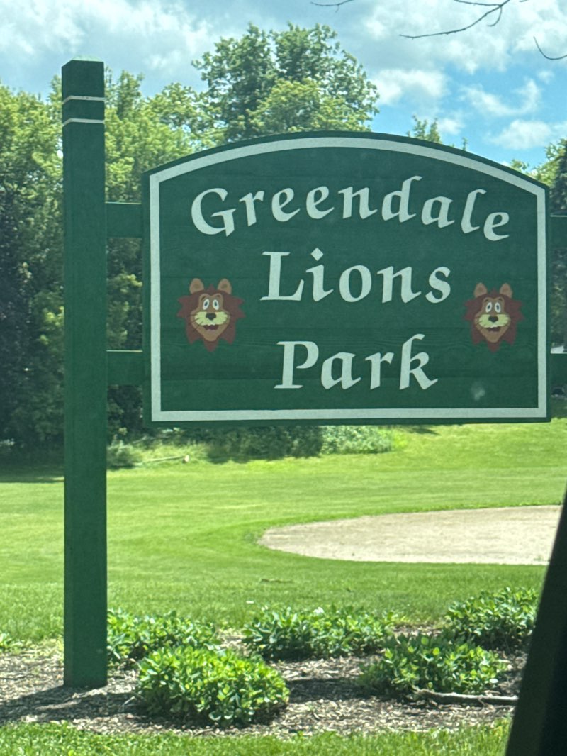 walking near me in Lions Park in summer