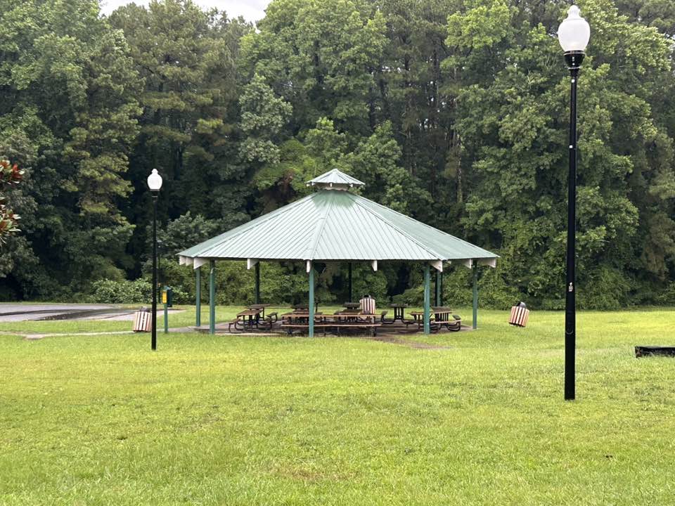 walking near me in Jonesboro Battle Ground City Park in summer