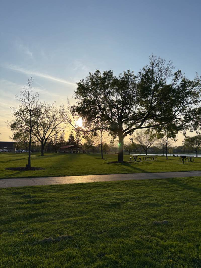walking near me in Lake Park in spring