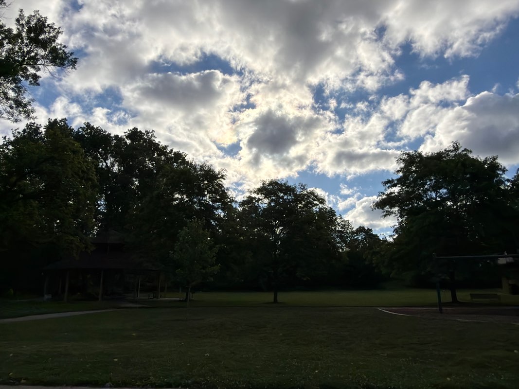 walking near me in Riverside Park in summer