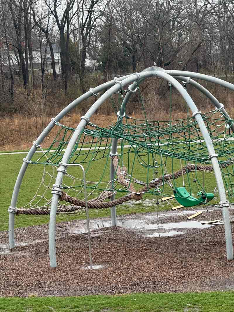 walking near me in Dwight Lydell Park in spring