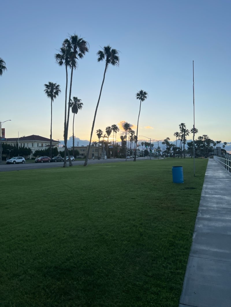 walking near me in Bayshore Park in spring