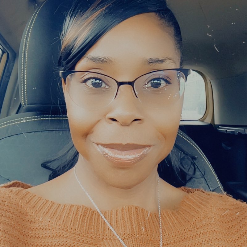 Ms. Dee profile