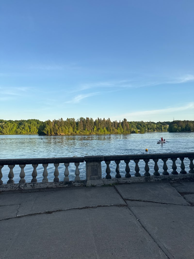 walking near me in Parc du Saint-Maurice in summer
