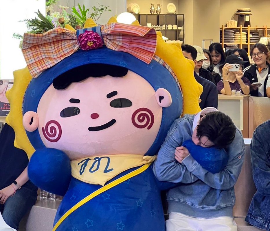 พิมไม่อยากเดินแล้ว 😩 profile