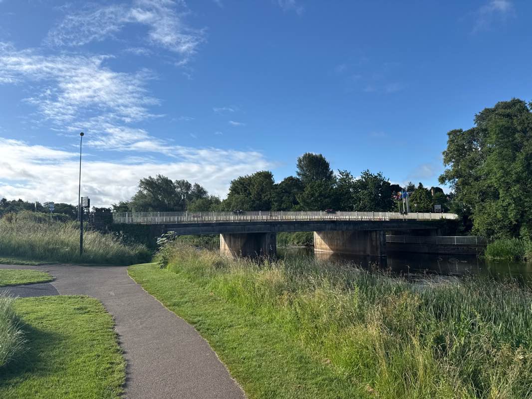 walking near me in Porchfield in summer