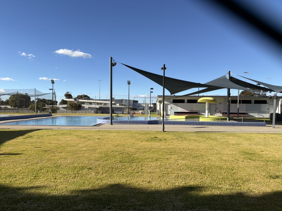 walking near me in Southern Cross Rotary Park in winter