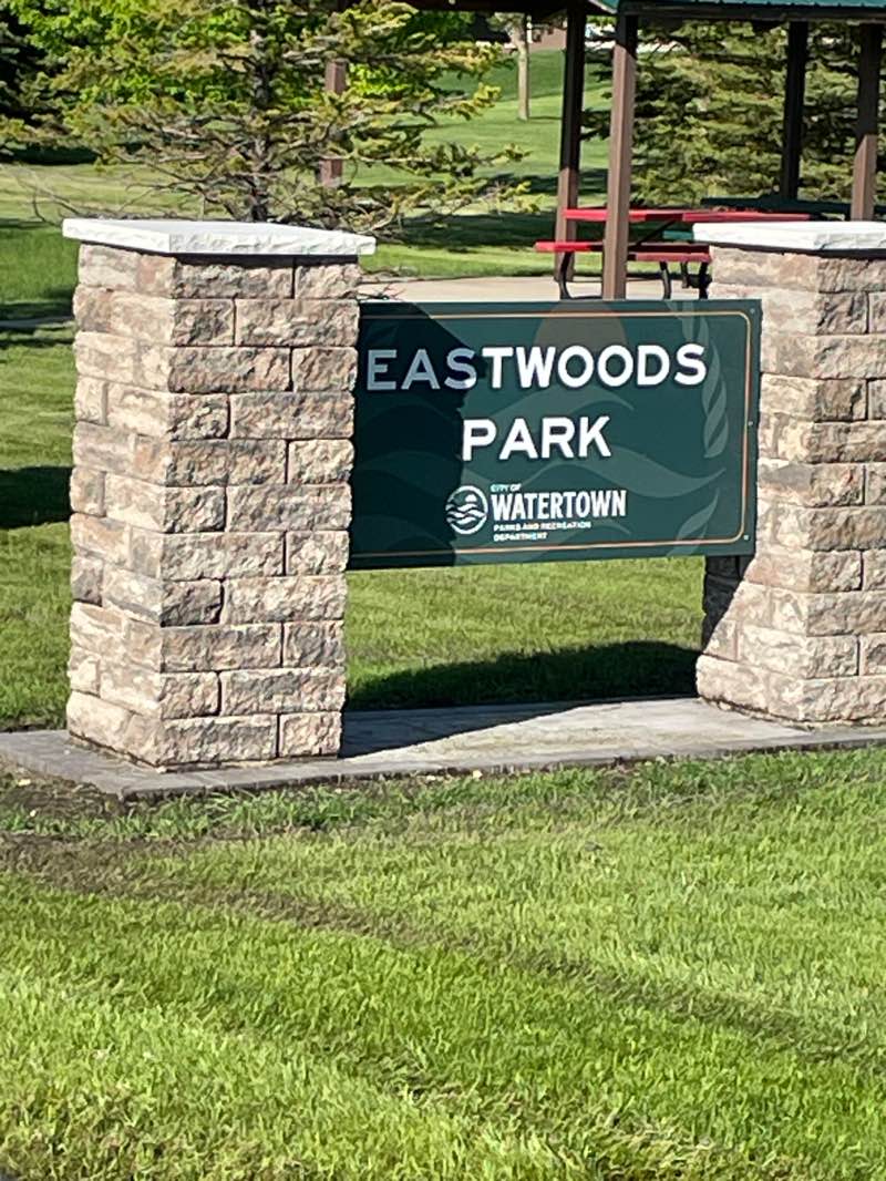 walking near me in Eastwoods Park in summer