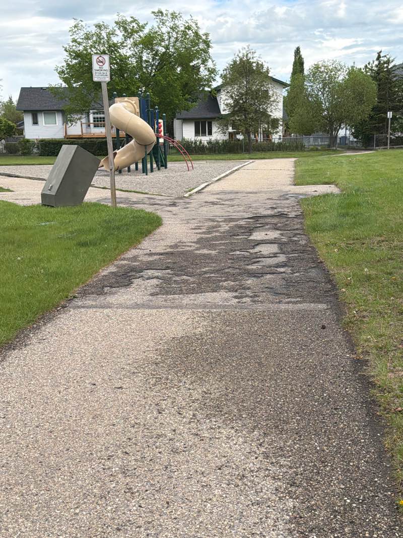 walking near me in Whittle Park in summer