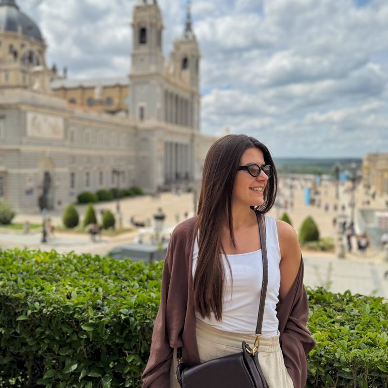 Ana Stanic profile