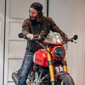 Keanu Reeves