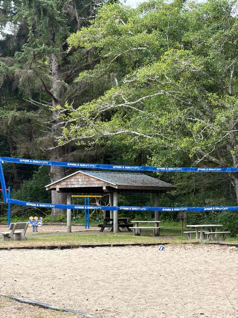 walking near me in Manzanita City Park in summer