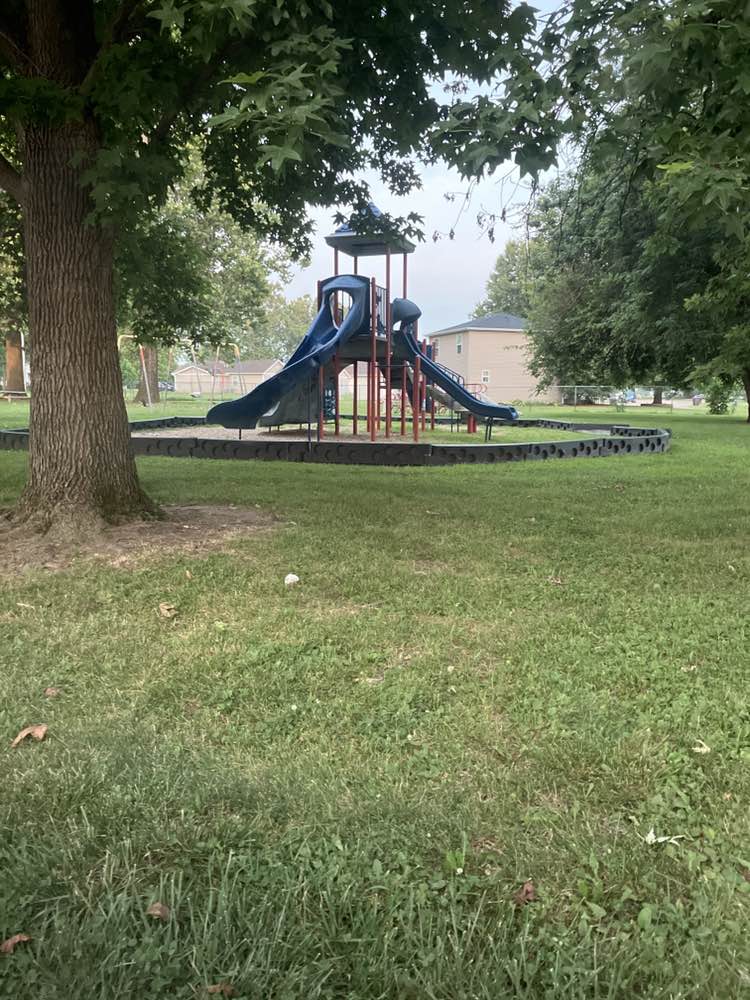 walking near me in Wilburn Park in summer