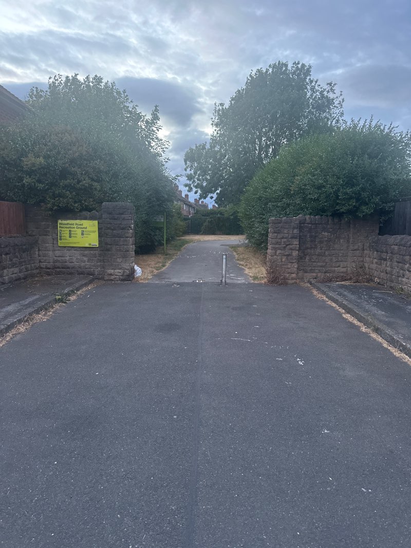 walking near me in Woodfield Road Recreation Ground in summer