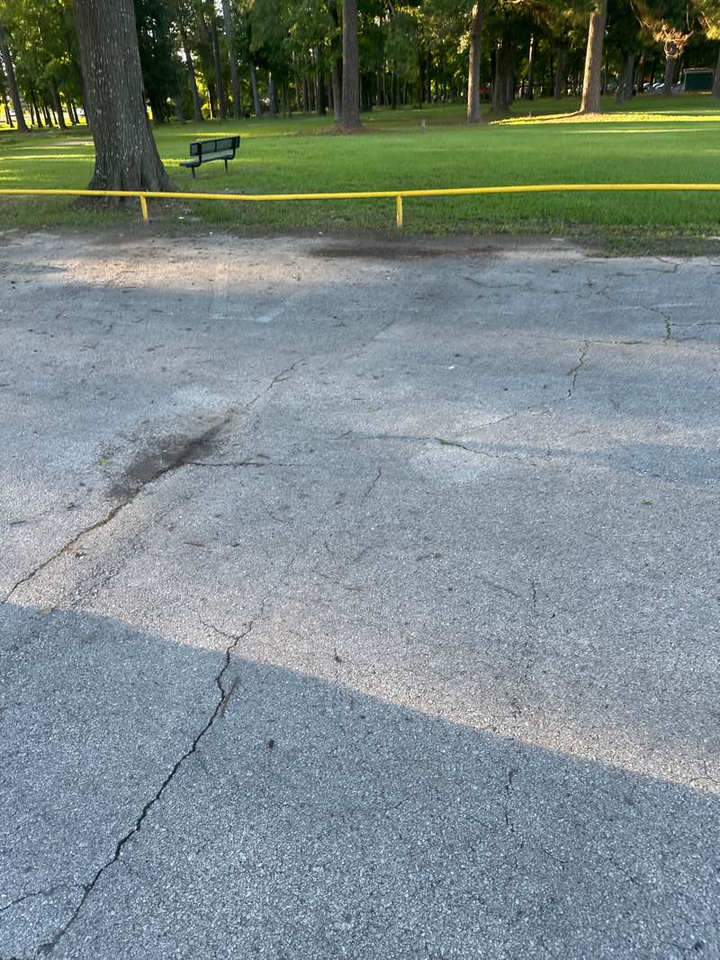 walking near me in Kiwanis Park in summer