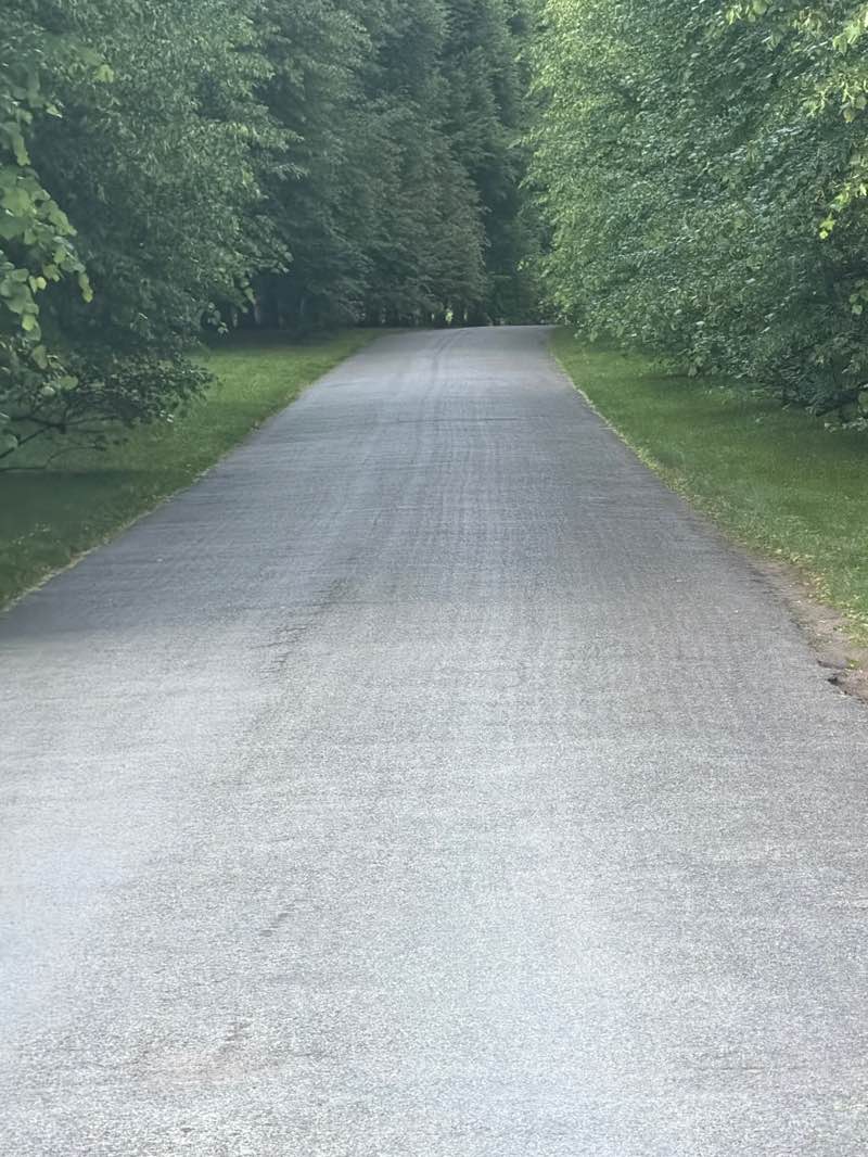 walking near me in Old Westbury Gardens in summer