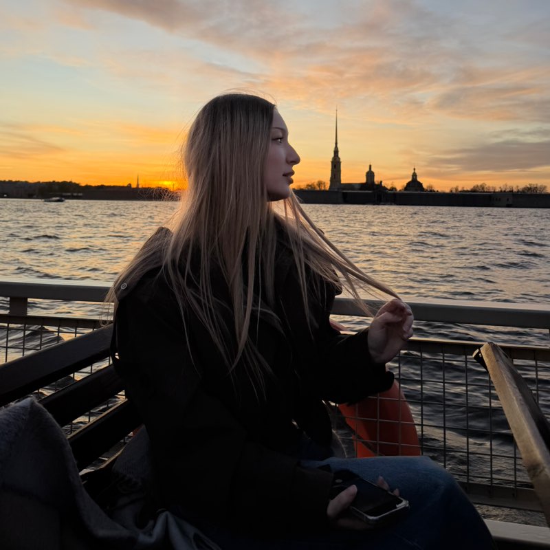 София profile