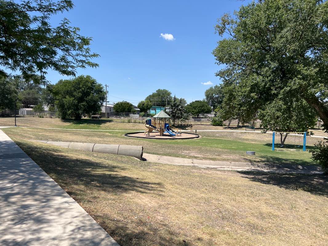 walking near me in Fowler Park in summer