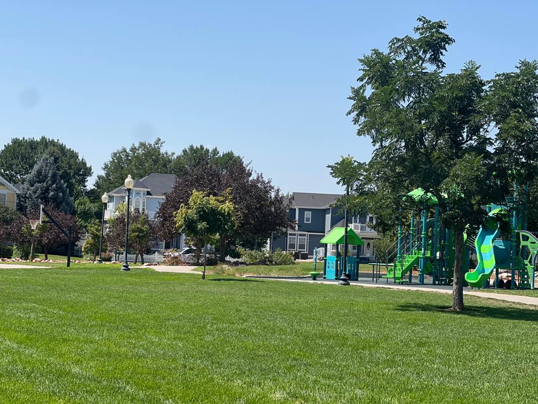walking near me in Founders Green Park in summer