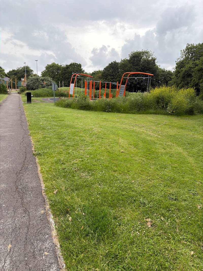 walking near me in Jubilee Green in summer