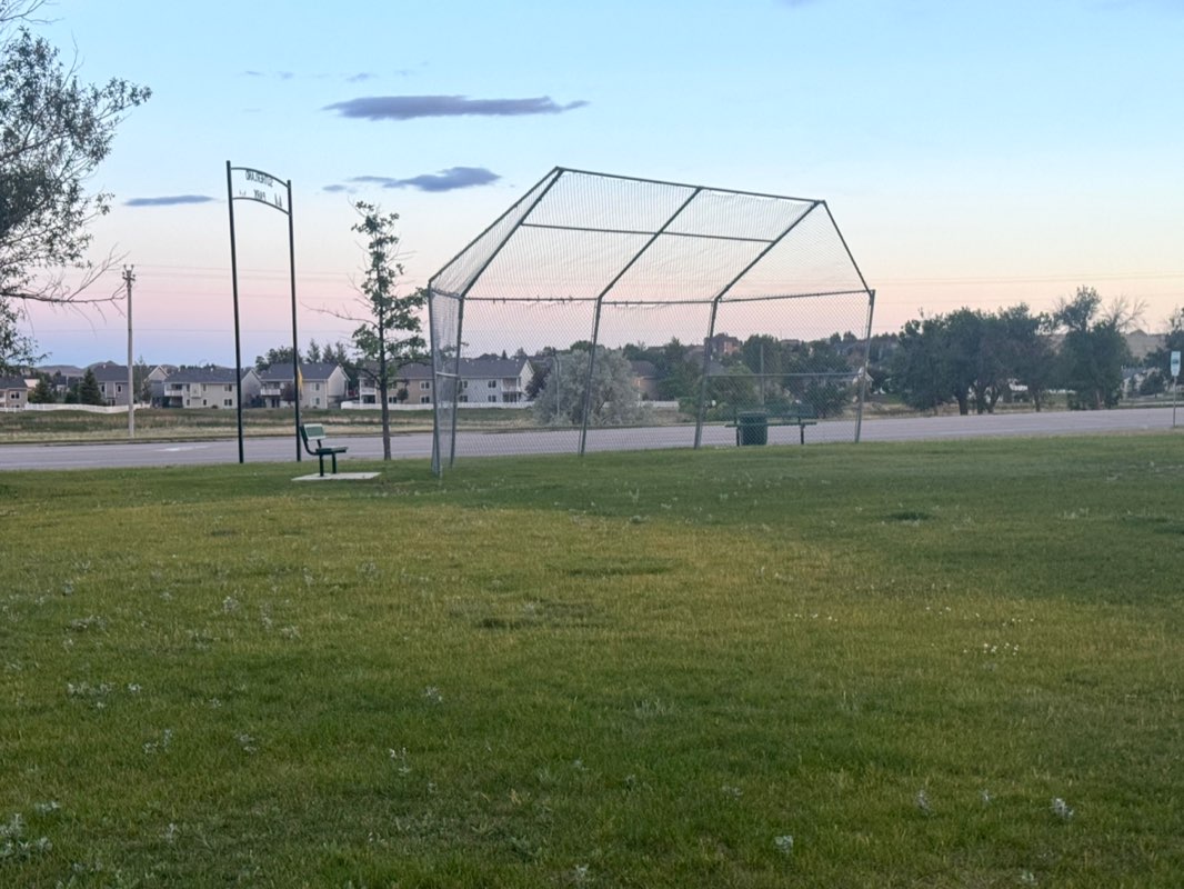 walking near me in Sutherland Park in summer