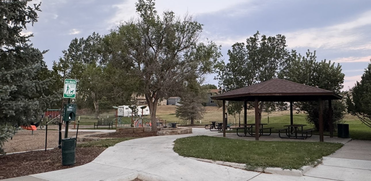 walking near me in Hidden Valley Park in summer