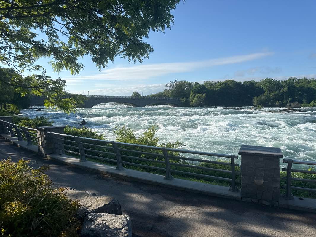 walking near me in Niagara Falls State Park in summer