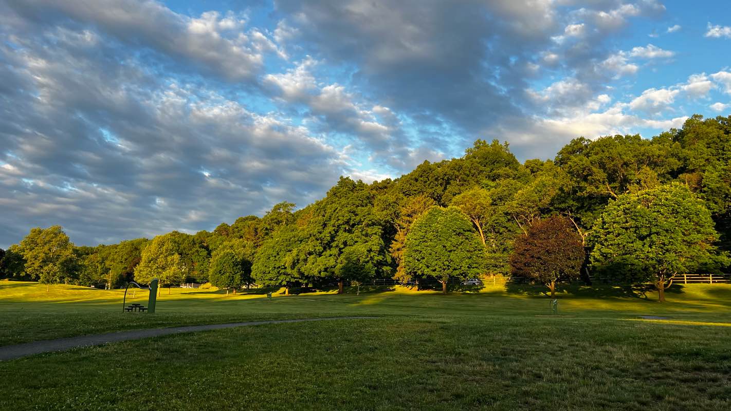 walking near me in Goffle Brook Park in summer