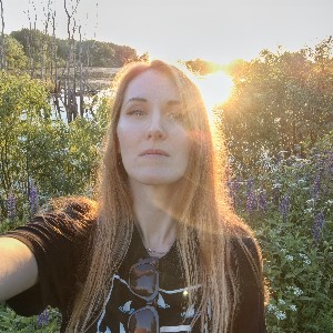 Vika Tolstobrova profile