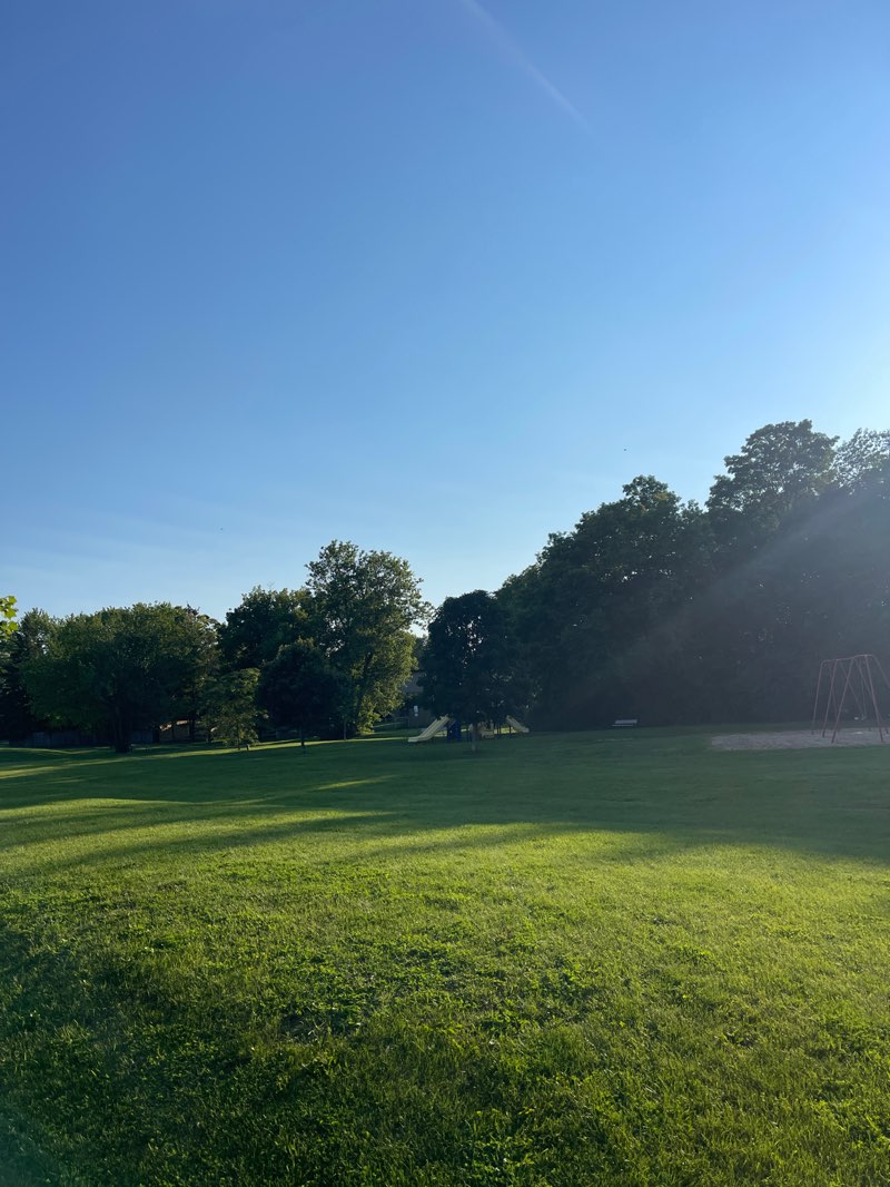 walking near me in Bridlepath Park in summer