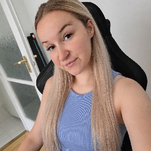Eszter profile
