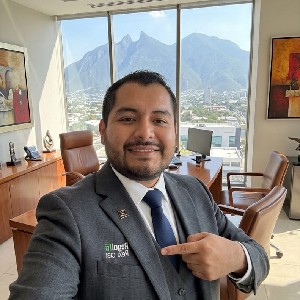 Uziel Alvarez profile