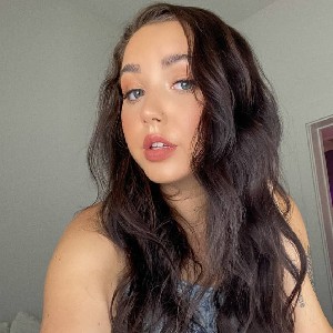 Nicole Ella