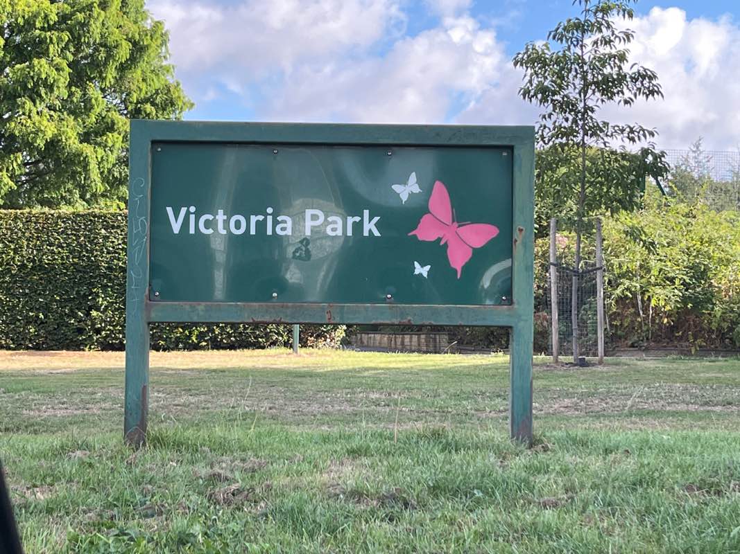 walking near me in Victoria Park in summer
