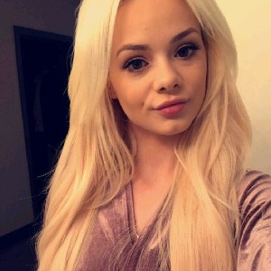 Elsa Bella