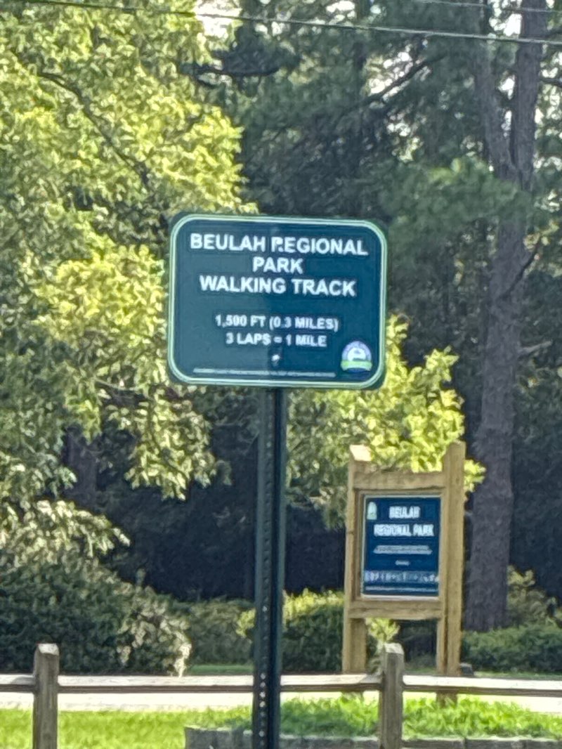 walking near me in Beulah Regional Park in summer