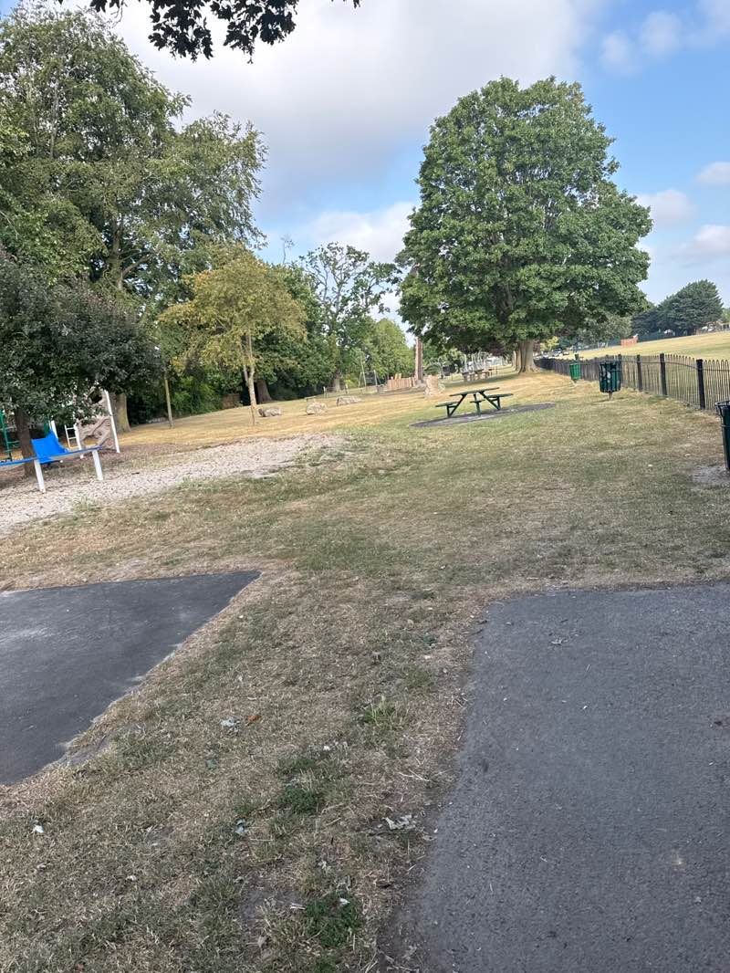 walking near me in Edmonds Park in summer