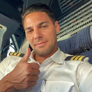 pilot Johnnie yiannis