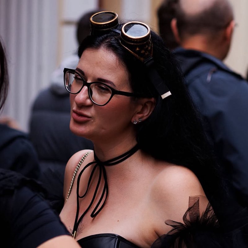 Ellina profile