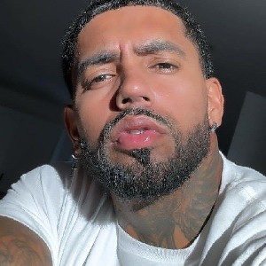 Eric J Barrera