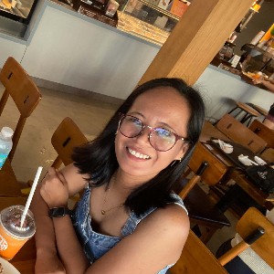 Victoria Vallente profile