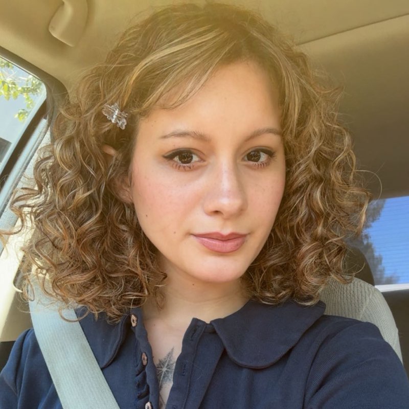 Mia profile