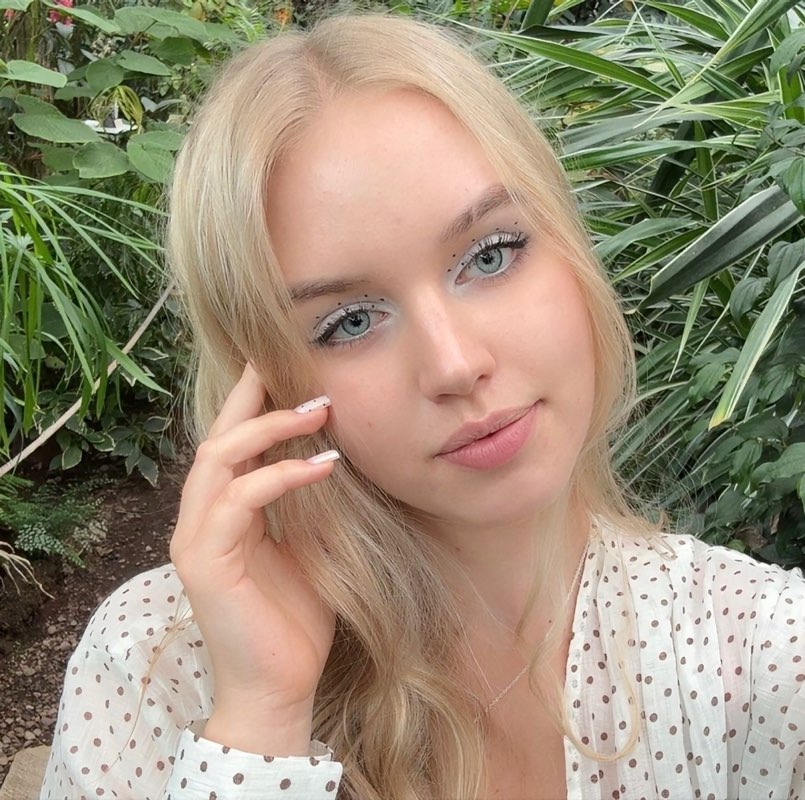 Alina Volkova icon