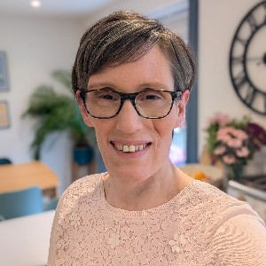 Sarah Barker profile