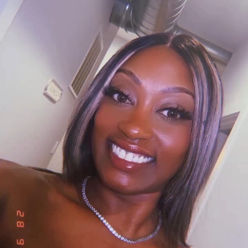 Ashlle profile