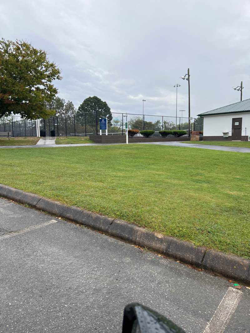 walking near me in Metro Kiwanis Park & Friendship Gardens in autumn