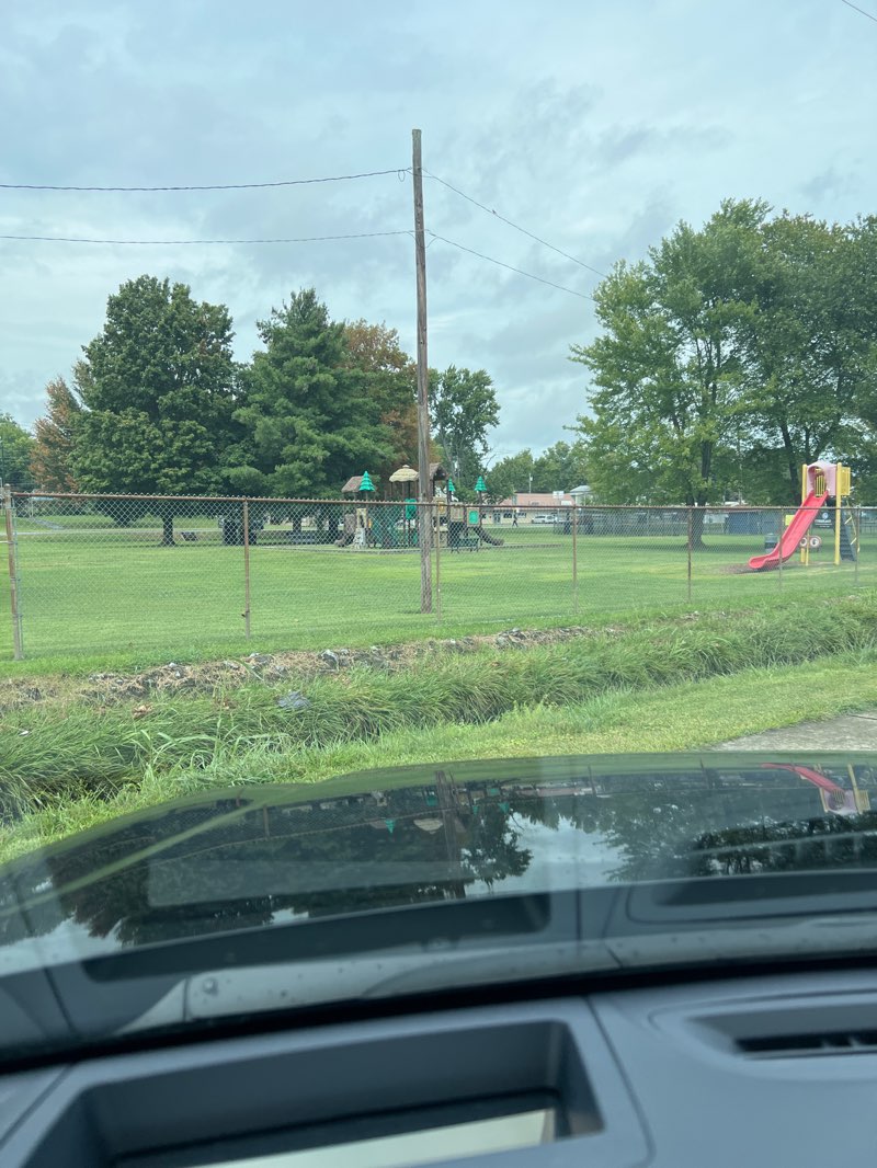 walking near me in Kiwanis Park in autumn